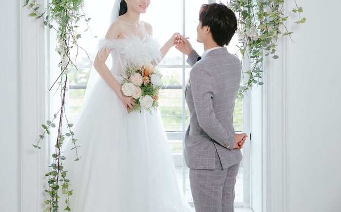 Bride Outsmarts Cousin Who Wanted To Propose At Her Wedding Bride Outsmarts Cousin Who Wanted To Propose At Her Wedding