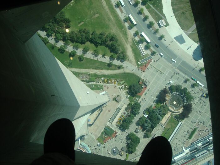 I Wasn't Afraid Of Heights Until This Moment In Toronto