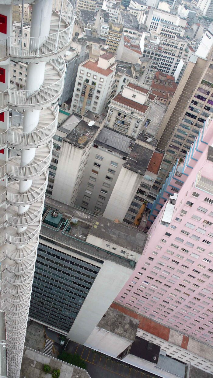 In Brazil, There's An Apartment Building With A 40-Store Spiral Staircase Attached To The Outside Meant As A Fire Escape. What Scares You More? Fire Or Falling?