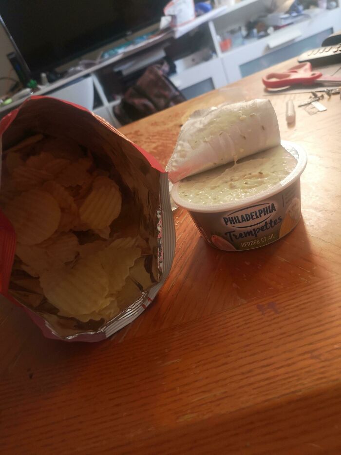 Trying Chips And Dip. I Want To Like It But It Feels Like My Brain Says No? The Look Of The Dip Is Not Helping