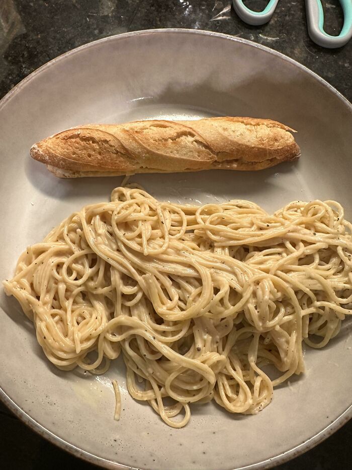 My New Hyper Fixation Meal: Mini Baguette Served With Spaghetti Tossed In Rao’s Alfredo Sauce