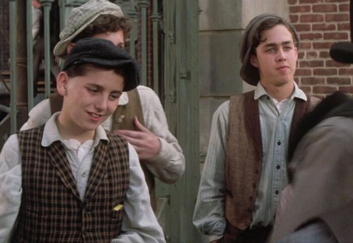 Newsies boys talking