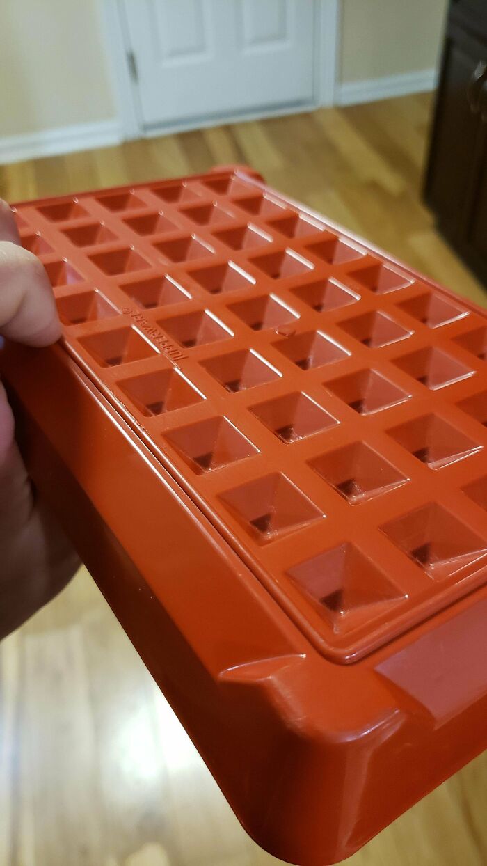 This Tupperware Has Triangles That Poke Up Into The Inside. Bottom Side Looks Like An Ice Cube Tray. I Use It For Items That Fat Will Drop Off Of. What Is This For?