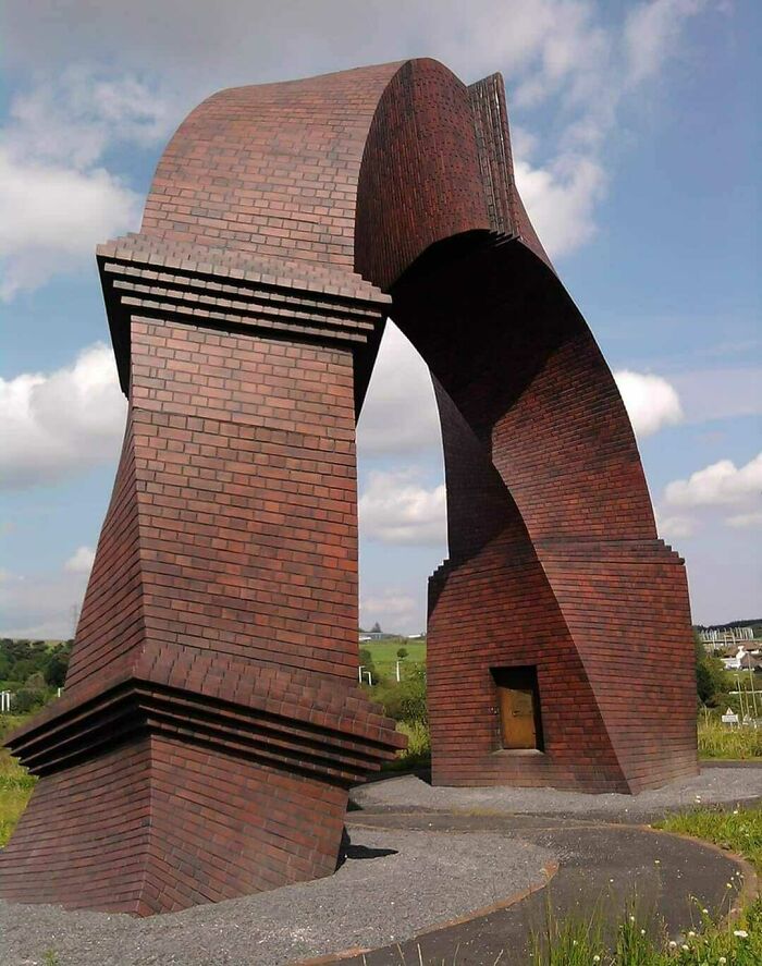 Twisted Chimney - Bute Town, Wales