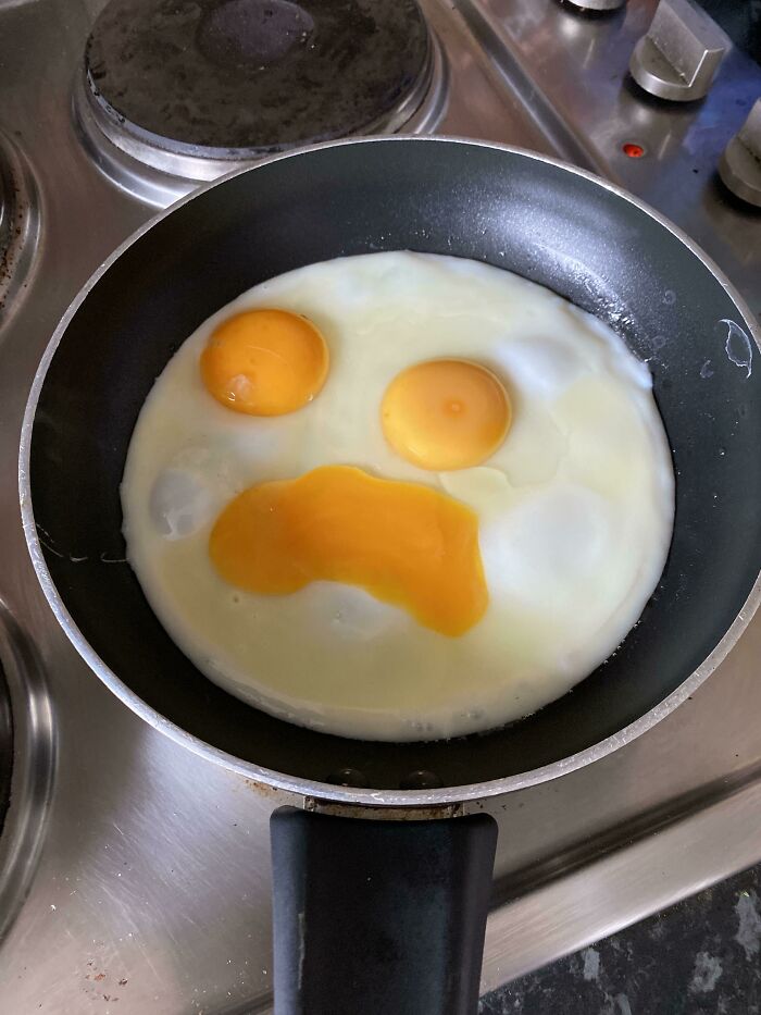 I Cooked Some Eggs Today And I Think They Summed Up How Most Of Us Feel About 2020