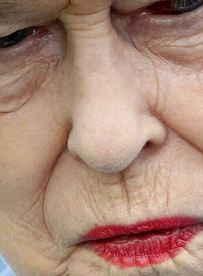 The Queen Has A 6 Pack Under Her Nose!