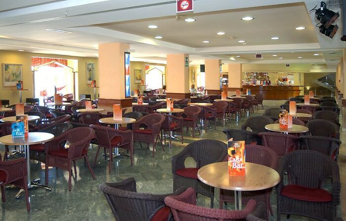 27 People Answer “Why Did That One Kid Get Expelled?”