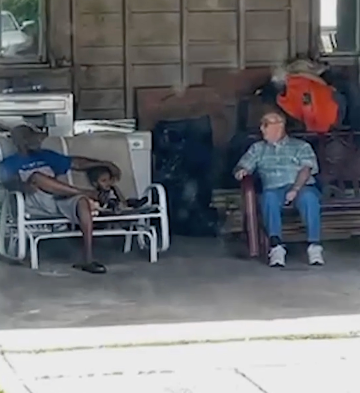 Family Of 7 Finds A Grandpa In Their 82 Y.O. Neighbor Living Next To Their New House