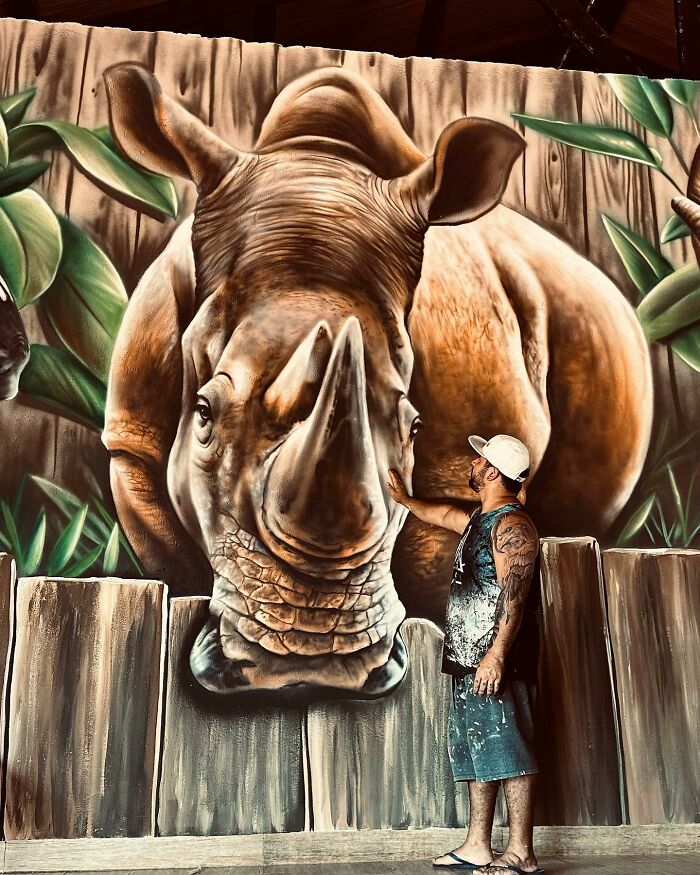 Street Artist Continues To Paint Portraits On Walls Next To Trees That Double As Hair Street Artist Continues To Paint Portraits On Walls Next To Trees That Double As Hair