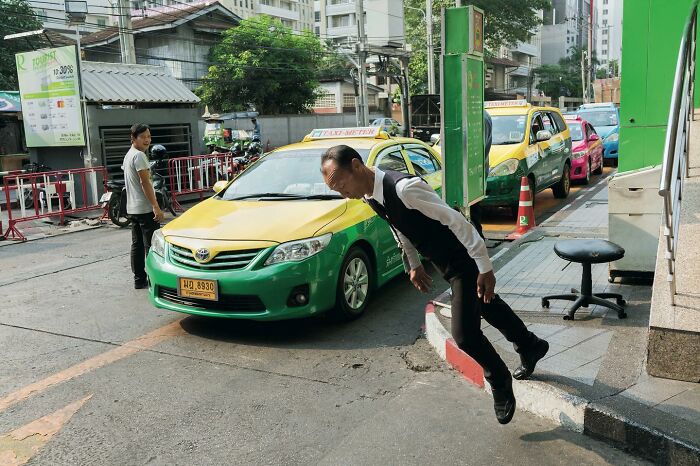 Photographer Takes To The Streets Capturing Unlikely Coincidences