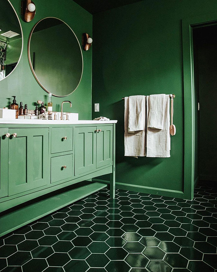 Monochromatic Green Bathroom Design 