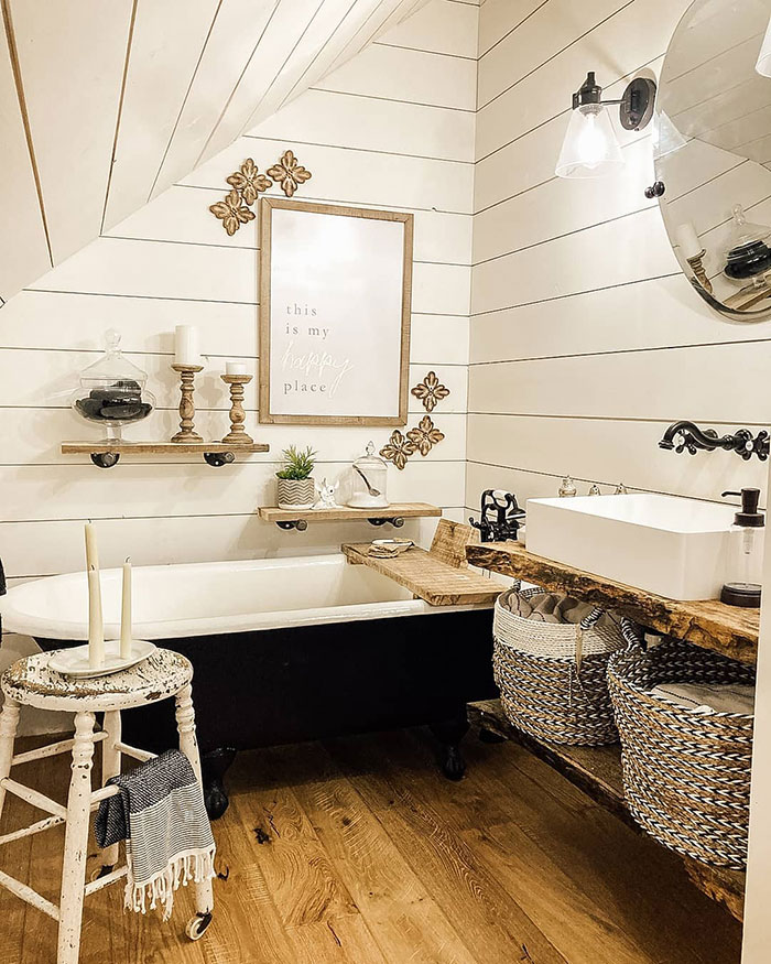 Cozy Small Bthroom With Wooden Pieces Cozy Small Bthroom With Wooden Pieces