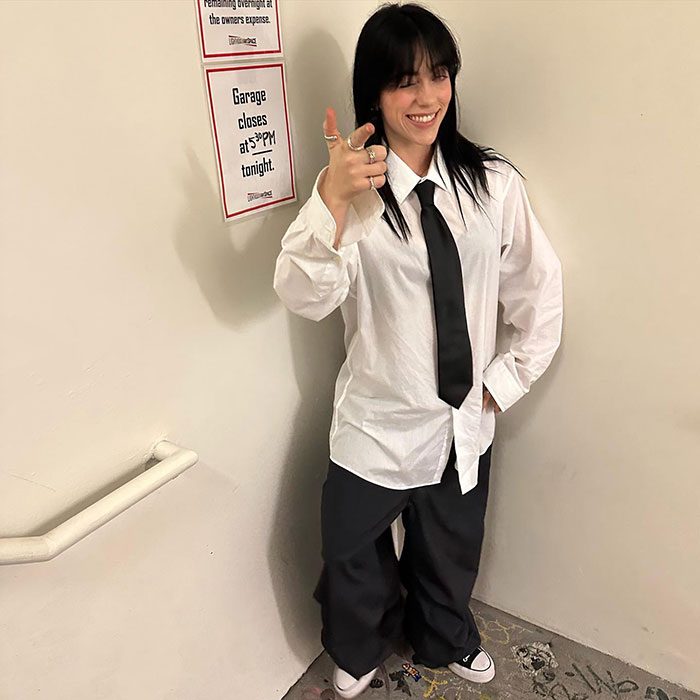 Billie Eilish Divides Fans After Showing Off Her Diamond Grills Billie Eilish Divides Fans After Showing Off Her Diamond Grills