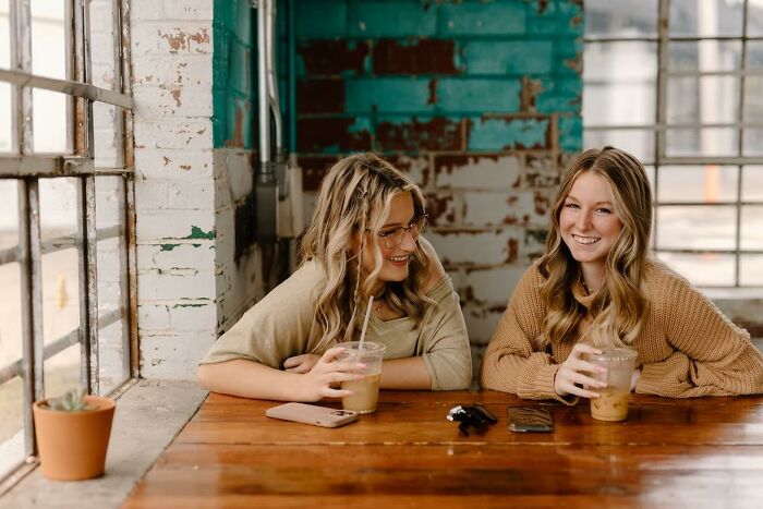 People Share 30 Deal-Breakers That Make Them Instantly Nope Out From A First Date