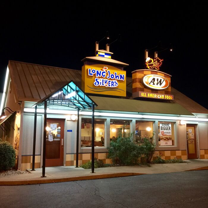 “Their Kitchen Is Comprised Entirely Of Microwaves”: 30 Of The Absolute Worst Chain Restaurants