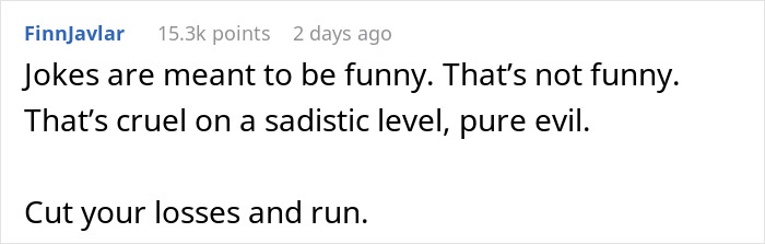 Guy 'Pranks' His GF Of 5 Years With A Fake Proposal, Cries When She Dumps Him