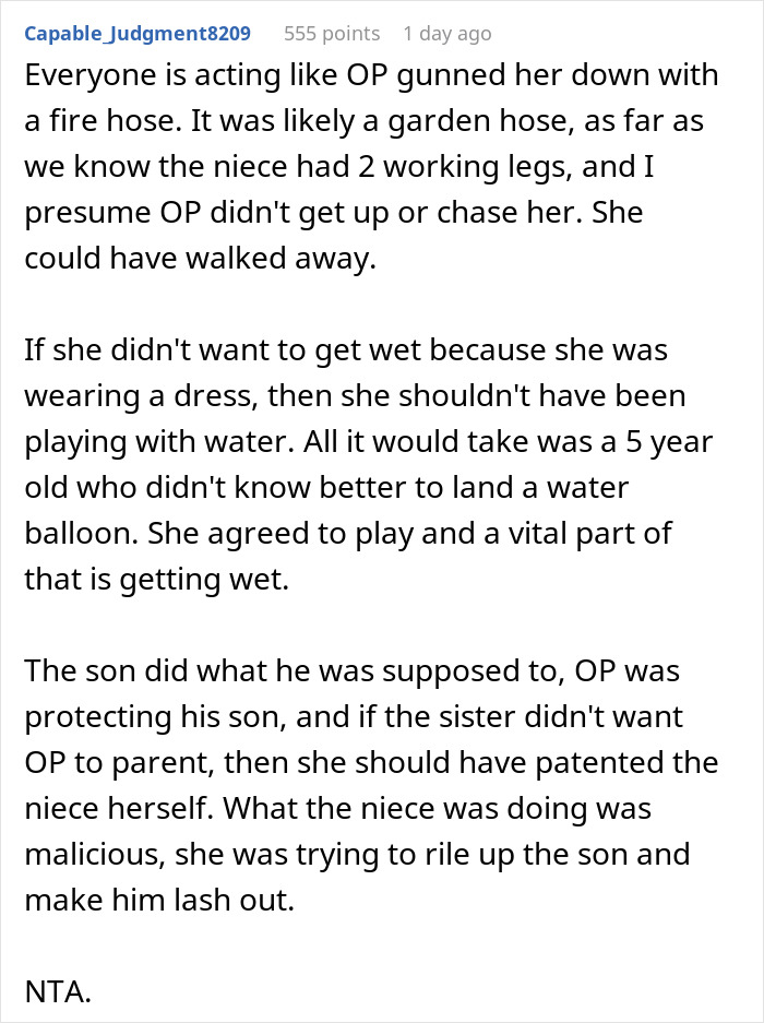 Man Sprays His Bratty Niece With A Hose After She Wouldn’t Stop Throwing Water Balloons At His Kid Man Sprays His Bratty Niece With A Hose After She Wouldn’t Stop Throwing Water Balloons At His Kid