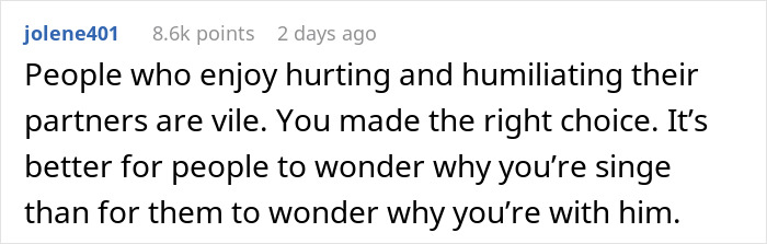 Guy 'Pranks' His GF Of 5 Years With A Fake Proposal, Cries When She Dumps Him