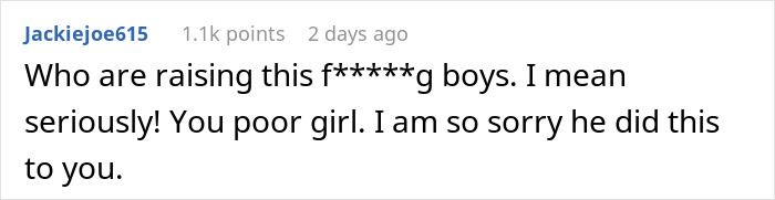 Guy 'Pranks' His GF Of 5 Years With A Fake Proposal, Cries When She Dumps Him Guy 'Pranks' His GF Of 5 Years With A Fake Proposal, Cries When She Dumps Him