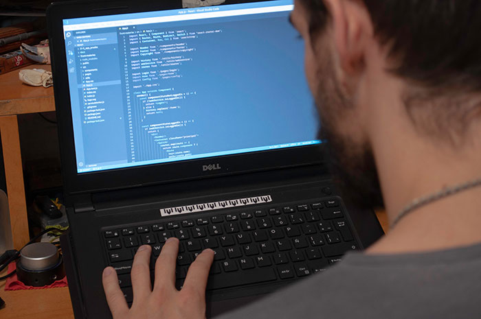 Company In Panic Mode After HR Step In To Stop Critical Worker’s 8% Raise, So He Quits Company In Panic Mode After HR Step In To Stop Critical Worker’s 8% Raise, So He Quits