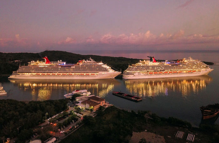 Teen Doesn’t Mind Spending Time With 7YO Brother On A Cruise, Mom’s Livid Dad Rewarded Her For It