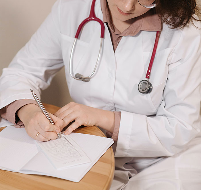 Boss Demands A Doctor&rsquo;s Note To Allow This Cashier To Drink At The Register, Doc Doesn&rsquo;t Hold Back