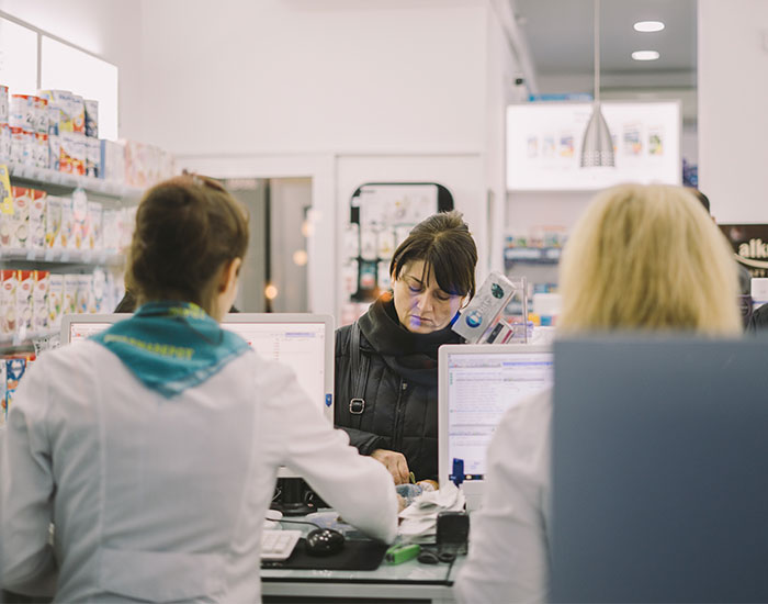 Boss Demands A Doctor&rsquo;s Note To Allow This Cashier To Drink At The Register, Doc Doesn&rsquo;t Hold Back