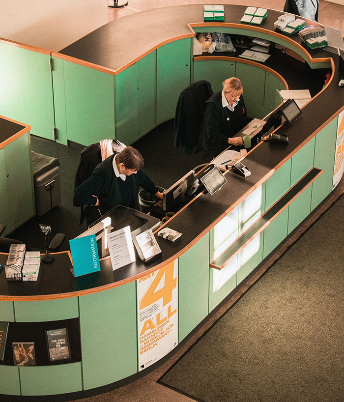 Boss Demands A Doctor&rsquo;s Note To Allow This Cashier To Drink At The Register, Doc Doesn&rsquo;t Hold Back