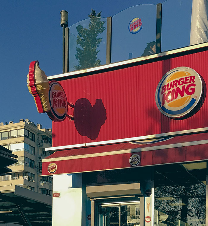 “There Was A Legal Age For Caffeine”: 50 Hilariously Silly Things People Believed To Be True