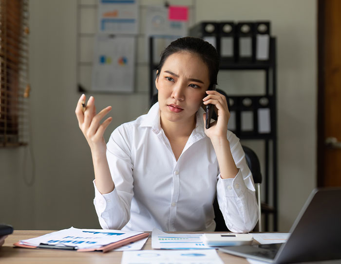 Manager Demands Ex-Employee Come Into Work, They Laugh In Her Face Manager Demands Ex-Employee Come Into Work, They Laugh In Her Face