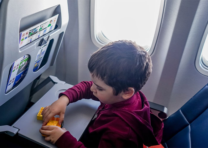 Entitled Mom Is Put In Her Place After Demanding A Window Seat For Her Son Entitled Mom Is Put In Her Place After Demanding A Window Seat For Her Son