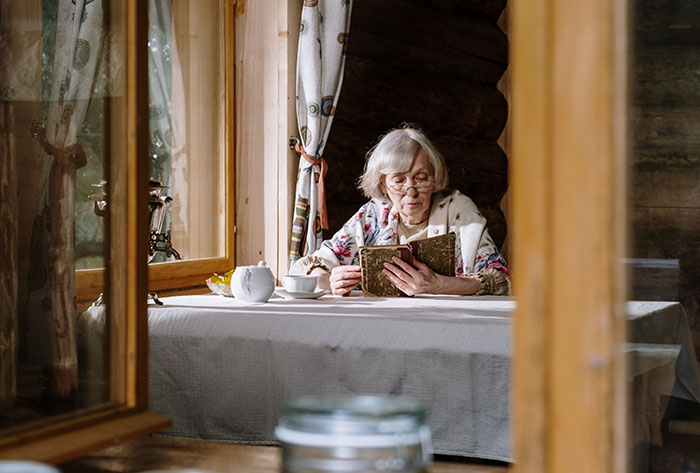 Entitled Neighbor Thinks He Has The Right To Grandma's Will And Inheritance, Gets Laughed At Entitled Neighbor Thinks He Has The Right To Grandma's Will And Inheritance, Gets Laughed At