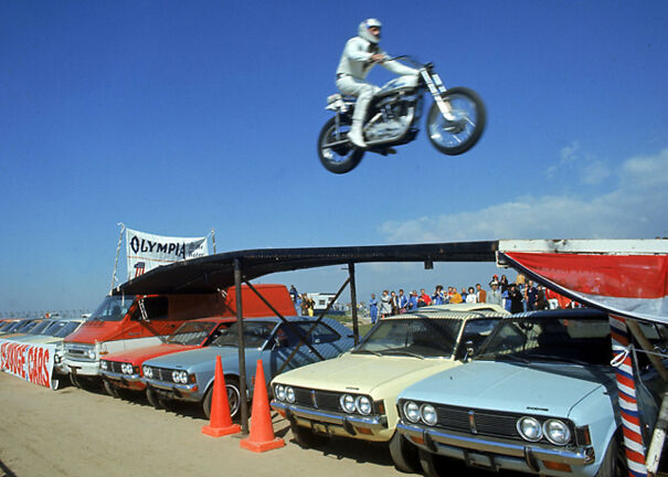 evel-knievel-jump2jpg-64ca44a1e7473.jpg
