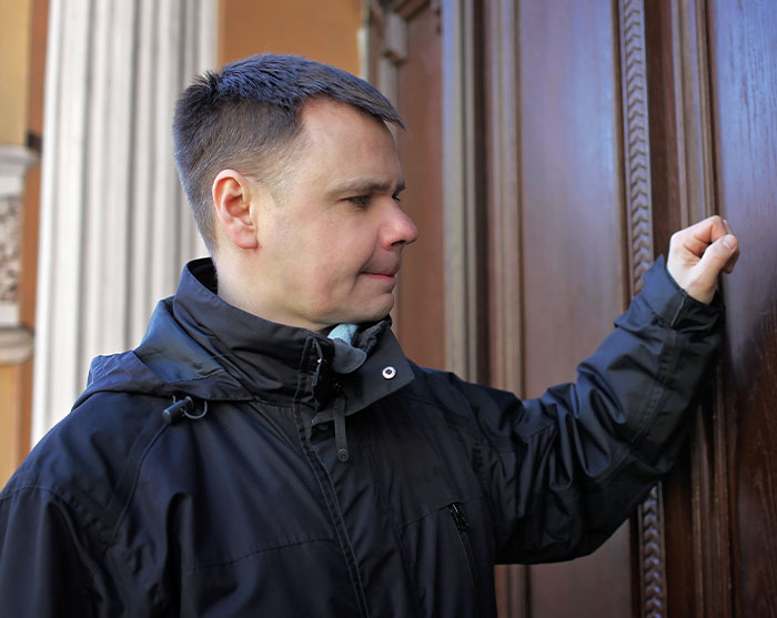 Guy Prides Himself In Stealing Another Guy’s Girlfriend, Receives Revenge A Few Years Later Guy Prides Himself In Stealing Another Guy’s Girlfriend, Receives Revenge A Few Years Later