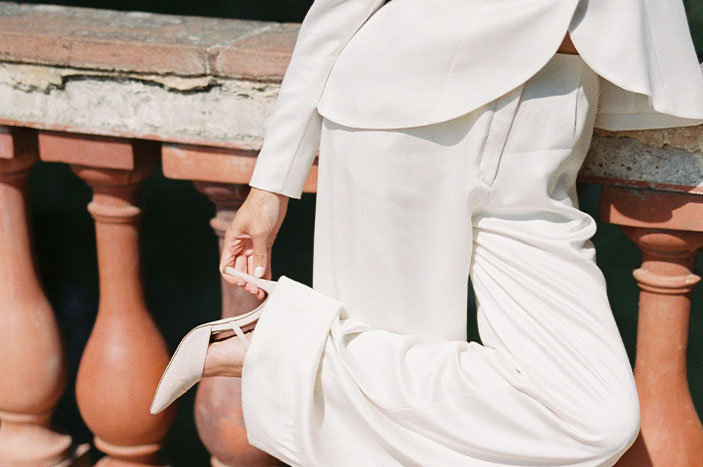 Woman's Fiancé Lets His Mom Try On Her Wedding Dress, Knowing She Would Be Livid, Drama Ensues Woman's Fiancé Lets His Mom Try On Her Wedding Dress, Knowing She Would Be Livid, Drama Ensues