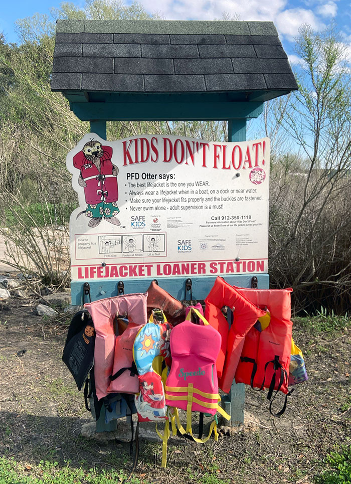 This Station With Free To Borrow Lifejackets For Kids