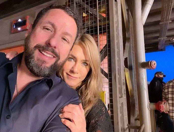 Jennifer Aniston Reveals That Adam Sandler And His Wife Send Her Flowers Every Mother’s Day