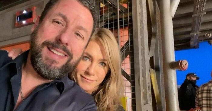 Jennifer Aniston Reveals That Adam Sandler And His Wife Send Her Flowers Every Mother’s Day
