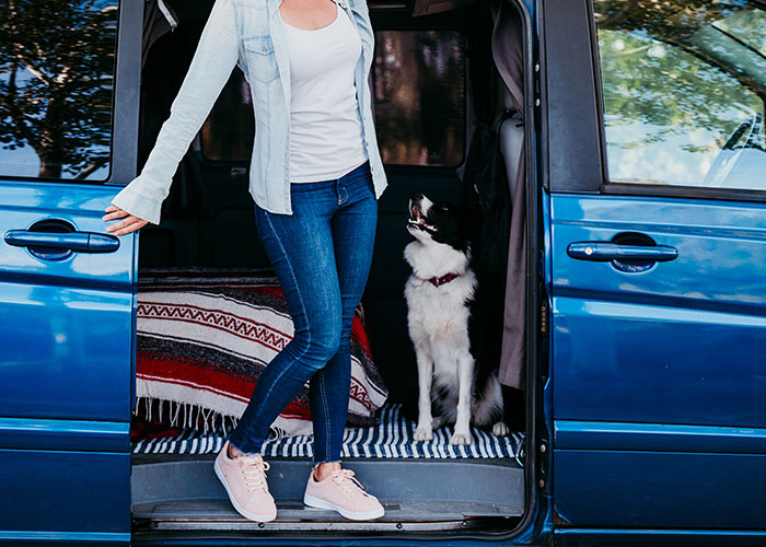 Woman Leaves Family To Be A “Vanlife” Influencer, Demands They Let Her Back In After It Goes Awry