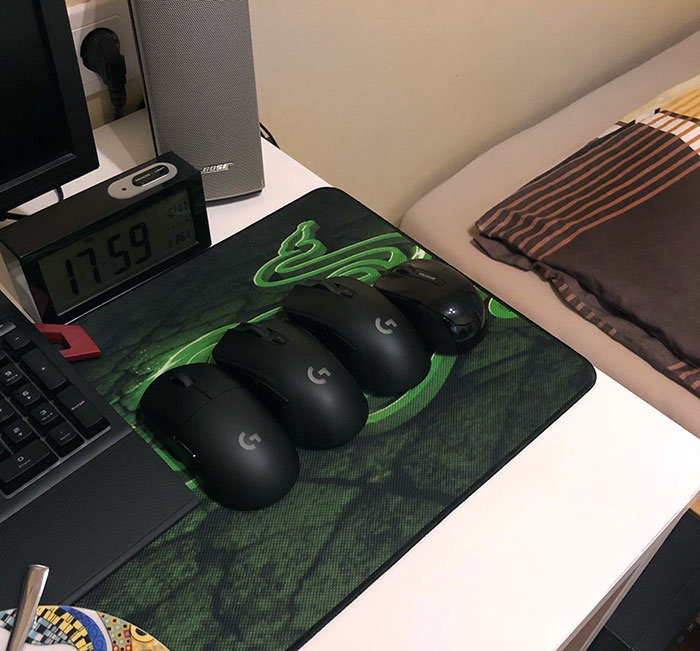 My Rich Friend Has 4 Mouses, So He Doesn't Have To Stop Gaming While Charging A Mouse