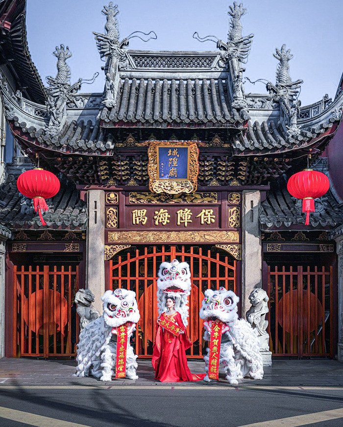 Chinese Traditional Dragon Costumes In Shanghai