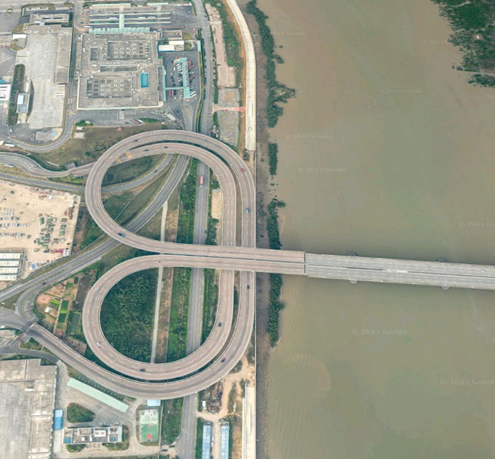 This Is The Bridge Separating China And Macau, Because You Drive In The Left Lane In Macau And The Right Lane In China This Is How They Switch From Left To Right And Vice Versa