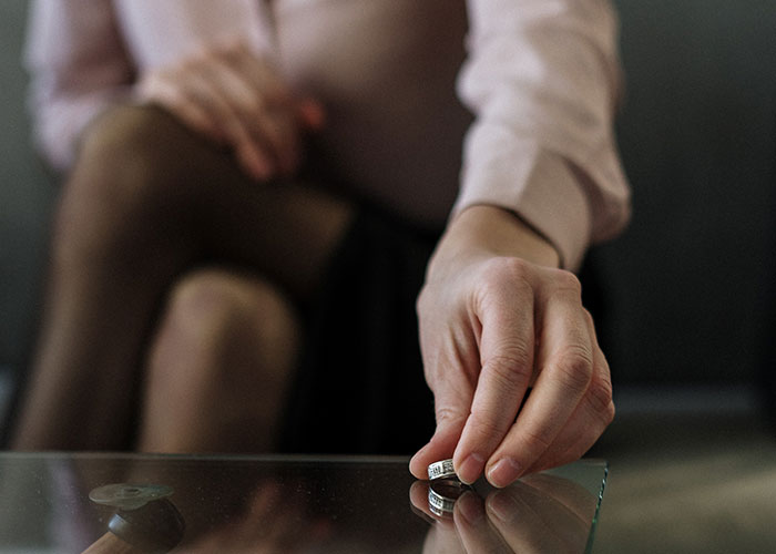 Man Confesses 3.5 Y.O. Secret After Blowing Up On Wife Over Her Outfit, Divorce Commences Man Confesses 3.5 Y.O. Secret After Blowing Up On Wife Over Her Outfit, Divorce Commences