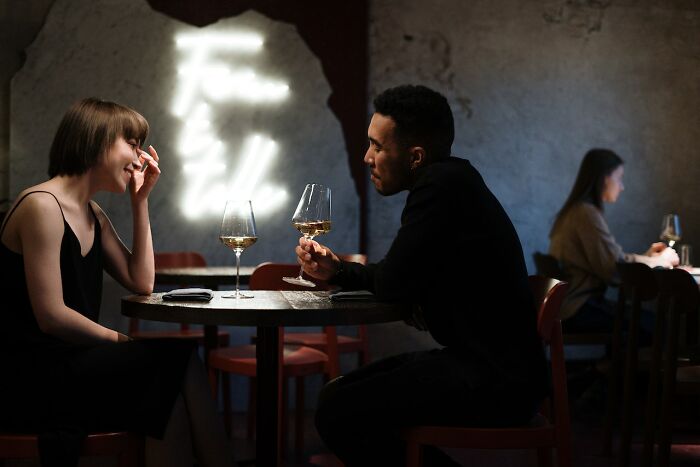 People Share 30 Deal-Breakers That Make Them Instantly Nope Out From A First Date