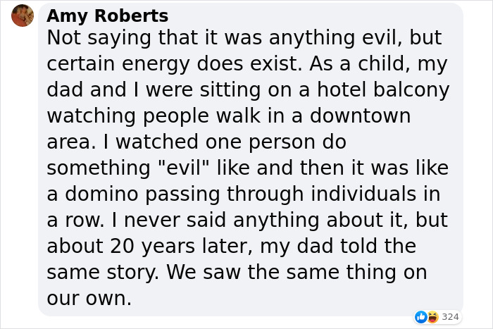 Lana Del Rey’s Mexico Performance Goes Viral After Crowd Gets Hit By A Mysterious Force Lana Del Rey’s Mexico Performance Goes Viral After Crowd Gets Hit By A Mysterious Force