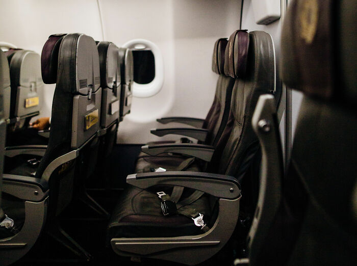 Guy Gets His Laptop Obliterated By A Passenger As He Reclines His Seat, Folks Talk Plane Etiquette