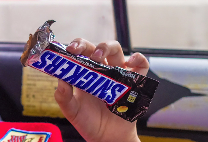 People Are Pleasantly Surprised After Learning The Story Behind Snickers’ Odd Name People Are Pleasantly Surprised After Learning The Story Behind Snickers’ Odd Name