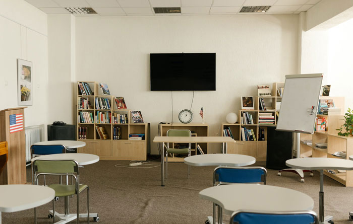 Teacher Proves His Point To Principal By Reporting Every Problematic Conversation With A Student