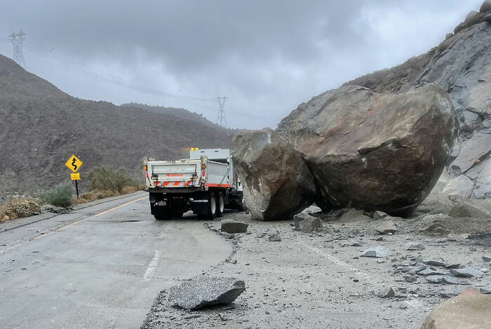 Earthquake And Storm Hit California, People Are Forced To Climb Trees To Escape Floodwaters And Mudslides Earthquake And Storm Hit California, People Are Forced To Climb Trees To Escape Floodwaters And Mudslides