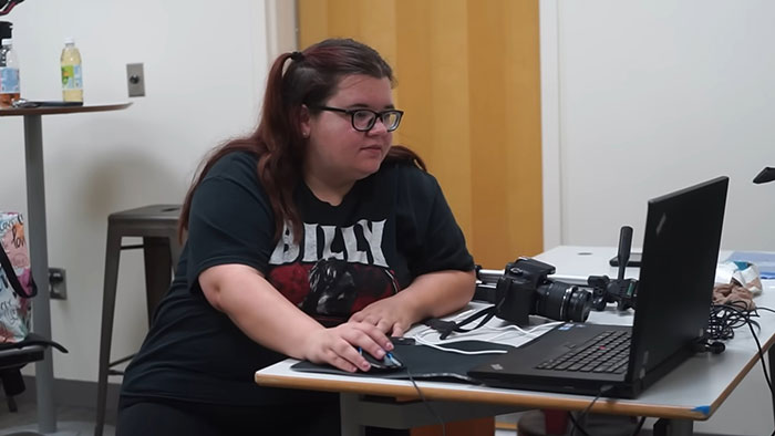 Woman Dumps Her "Very Toxic" Husband After Getting Catfished By Stranger Things Star's Imposter Woman Dumps Her "Very Toxic" Husband After Getting Catfished By Stranger Things Star's Imposter